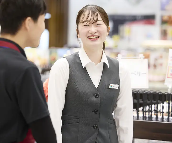 本店勤務・直売所担当 井口真緒さん