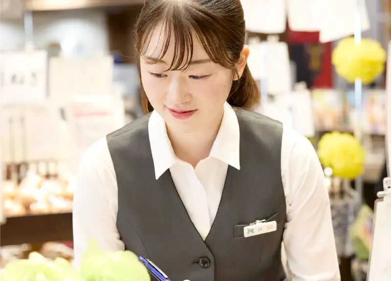 2023年入組 本店勤務・直売所担当 井口真緒さん