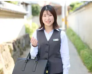 支店勤務・渉外担当 伊藤万琳さん