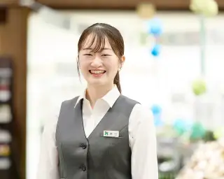 本店勤務・直売所担当 井口真緒さん